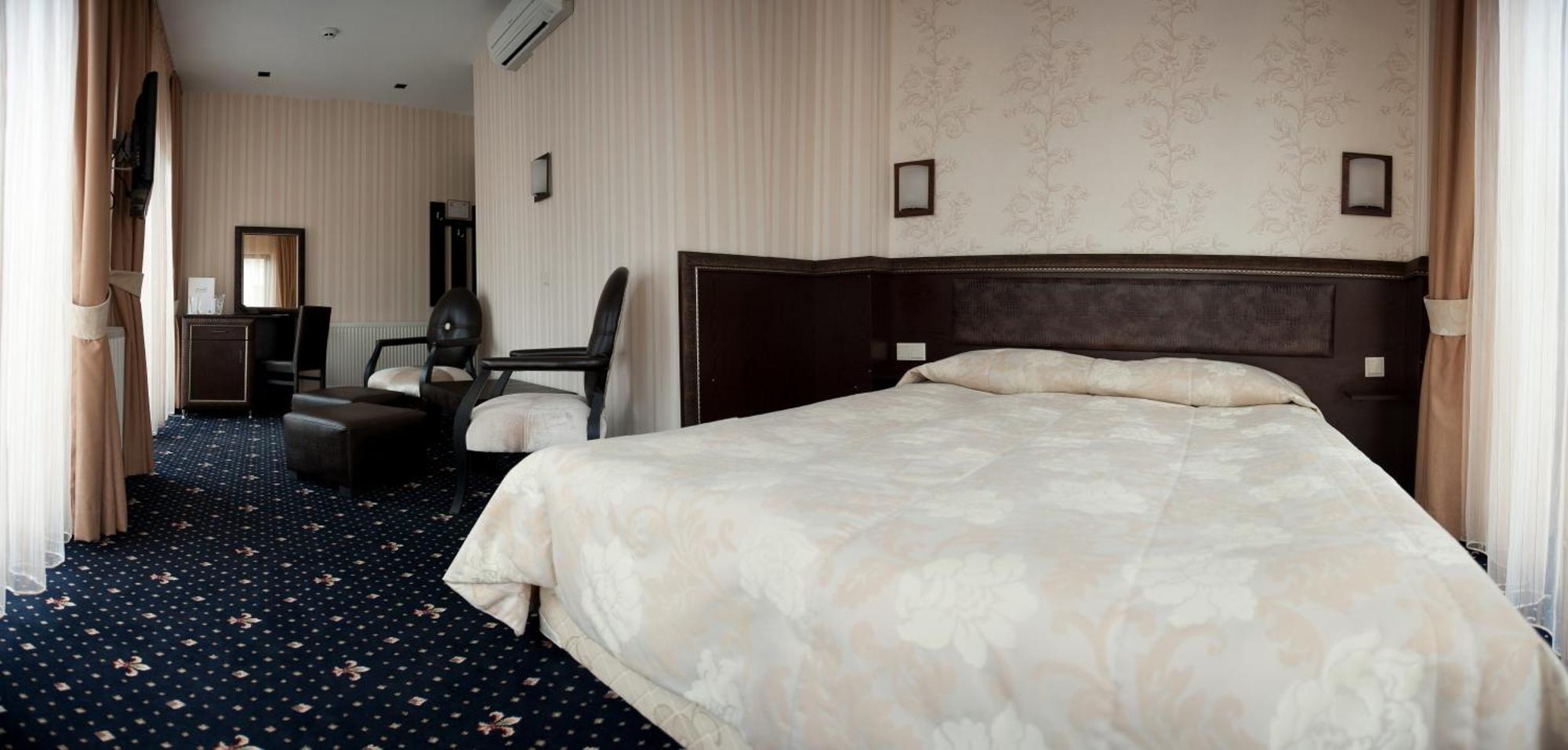 Hotel Victoria Panagjurisjte Eksteriør bilde